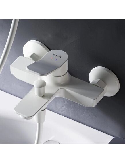 Купить F85A10033 X-Joy, смеситель для ванна/душа, белый, шт. (f85a10033) по цене 11490 руб., в Санкт-Петебруге в интернет магазине 100-Систем, а также дургие товары AM.PM из раздела Смесители с коротким изливом и Смесители для ванны и душа