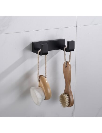 Купить Крючок двойной ABBER Westen AA1750B черный матовый (aa1750b) по цене 3400 руб., в Санкт-Петебруге в интернет магазине 100-Систем, а также дургие товары ABBER из раздела Крючки (вешалки) и Аксессуары для ванной комнаты
