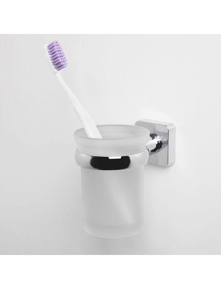Купить Стакан для зубных щеток WasserKRAFT Lippe K-6528 Хром (k-6528) по цене 1910 руб., в Санкт-Петебруге в интернет магазине 100-Систем, а также дургие товары WasserKRAFT из раздела Стаканы и подстаканники и Аксессуары для ванной комнаты