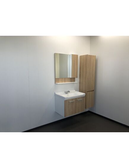 Купить Comforty. Зеркало-шкаф "Рига-70" дуб сонома (00004142212cf) по цене 9130 руб., в Санкт-Петебруге в интернет магазине 100-Систем, а также дургие товары COMFORTY из раздела Зеркальные шкафы для ванной и Мебель для ванной комнаты