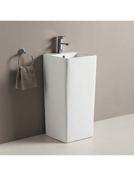 Купить Раковина CeramaLux 41 P7004L Белая (p7004l) по цене 28300 руб., в Санкт-Петебруге в интернет магазине 100-Систем, а также дургие товары CeramaLux из раздела Напольные раковины и Раковины и пьедесталы