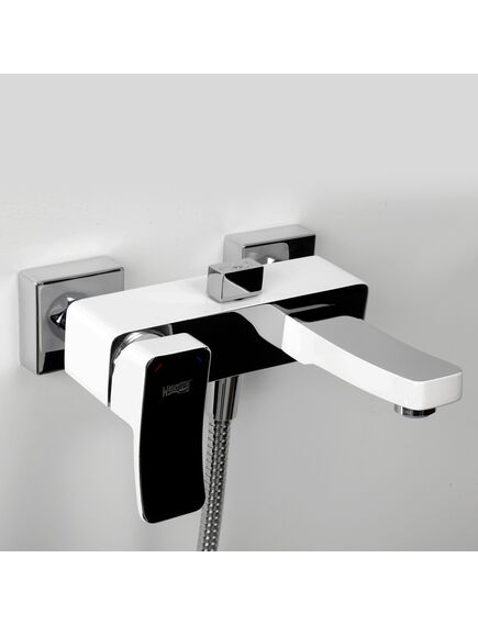 Купить Aller 1061WHITE Смеситель для ванны с коротким изливом (1061w) по цене 19710 руб., в Санкт-Петебруге в интернет магазине 100-Систем, а также дургие товары WasserKRAFT из раздела Смесители с коротким изливом и Смесители для ванны и душа