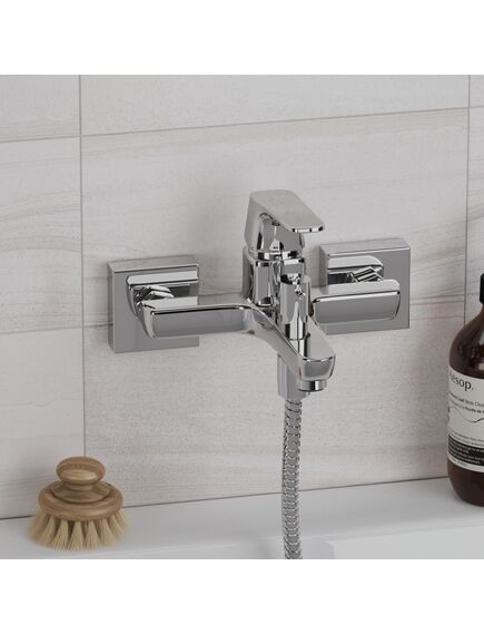 Купить Смеситель для ванны Paini Bari без аксессуара (rtcr111) по цене 13640 руб., в Санкт-Петебруге в интернет магазине 100-Систем, а также дургие товары Paini из раздела Смесители с коротким изливом и Смесители для ванны и душа