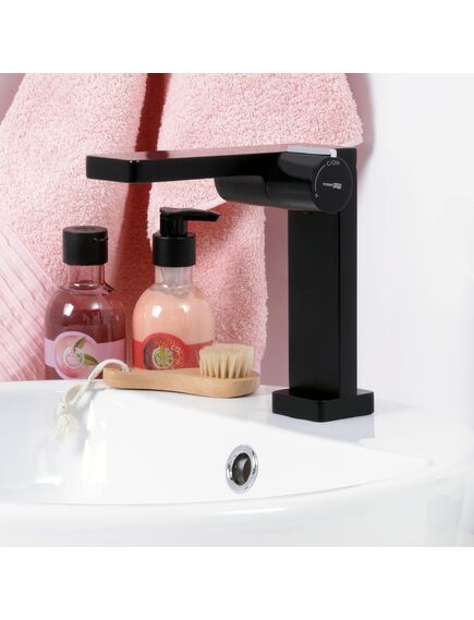 Купить Смеситель для раковины WasserKRAFT Elbе 7410 Черный (7410) по цене 22416 руб., в Санкт-Петебруге в интернет магазине 100-Систем, а также дургие товары WasserKRAFT из раздела Рычажные смесители и Смесители для раковины