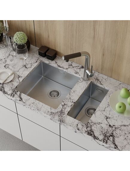 Купить Мойка, нерж.сталь, универсального монтажа, сатин, 210*440, Edifice, IDDIS, EDI21S0i77 (edi21s0i77) по цене 3400 руб., в Санкт-Петебруге в интернет магазине 100-Систем, а также дургие товары IDDIS из раздела Врезные мойки и Кухонные мойки