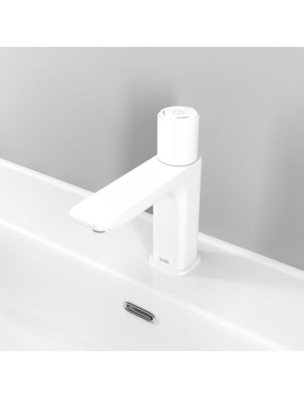 Купить Смеситель для умывальника с инновационным управлением Push Control, белый матовый, Slide, IDDIS, SLIWTBTi01 (sliwtbti01) по цене 7495 руб., в Санкт-Петебруге в интернет магазине 100-Систем, а также дургие товары IDDIS из раздела Рычажные смесители и Смесители для раковины